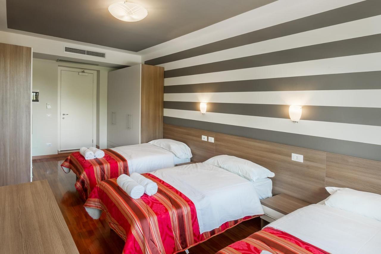 Hotel San Giorgio Le Colline San Colombano al Lambro エクステリア 写真